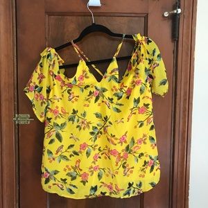 ❗️ Off the Shoulder Yellow Top